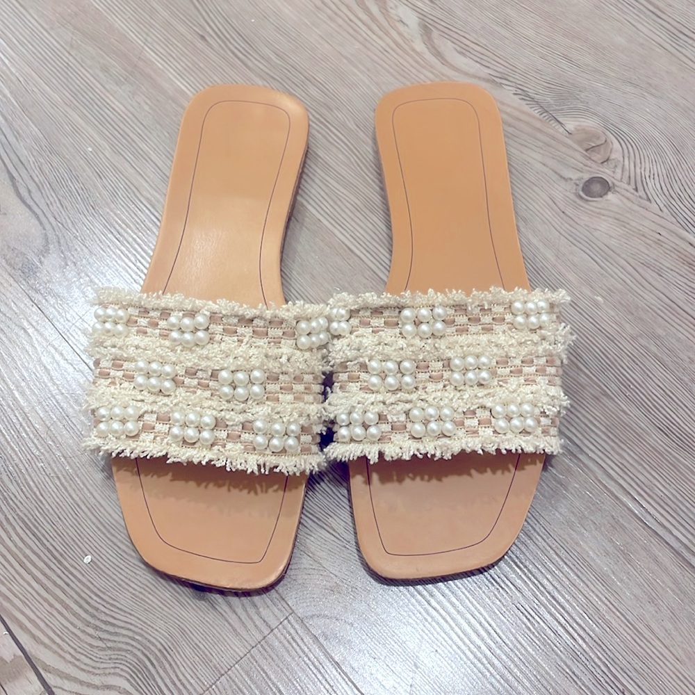 Beautiful Pearl Tweed Flats